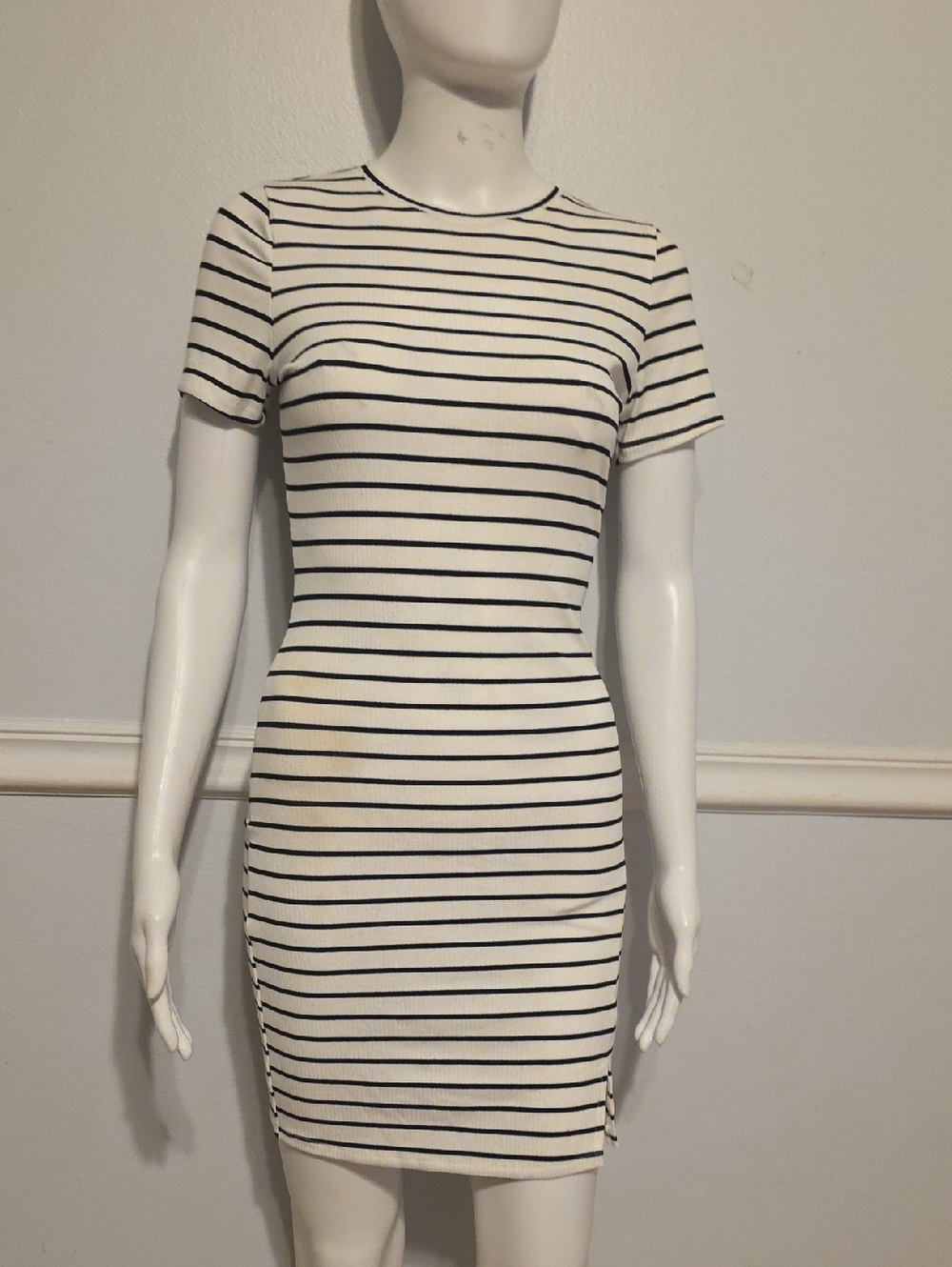 Striped Short Sleeve Bodycon Mini Dress in White and Black